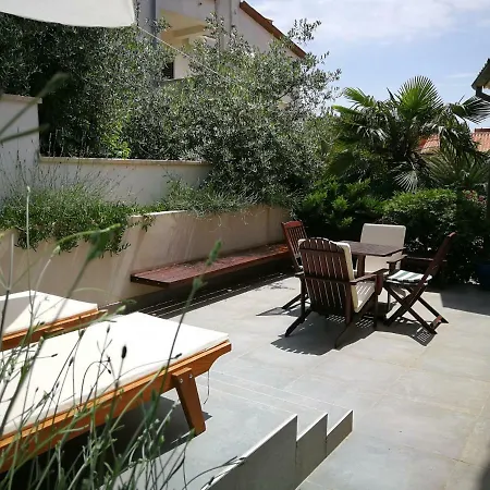 Apartment Maya Near The Beach *